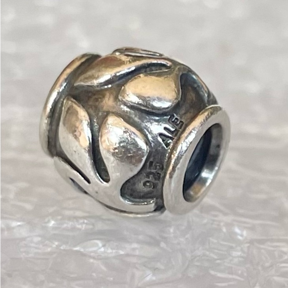 Authentic Pandora Friendly Florets Charm Sterling Silver Charm 790493 - Picture 2 of 2